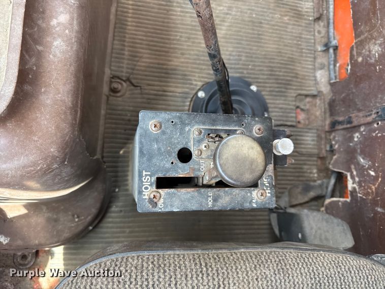 image for item DZ4447 1983 Ford L9000 dump truck