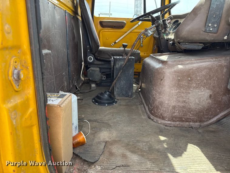 image for item DZ4447 1983 Ford L9000 dump truck