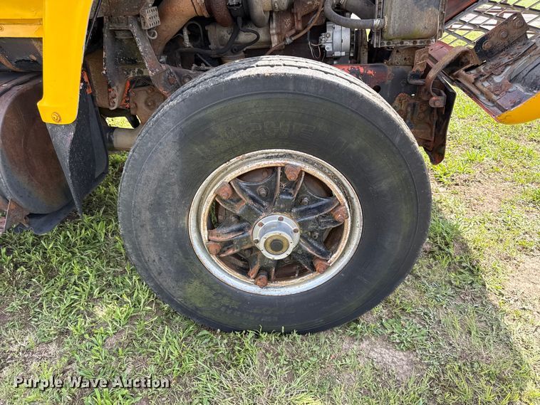 image for item DZ4447 1983 Ford L9000 dump truck