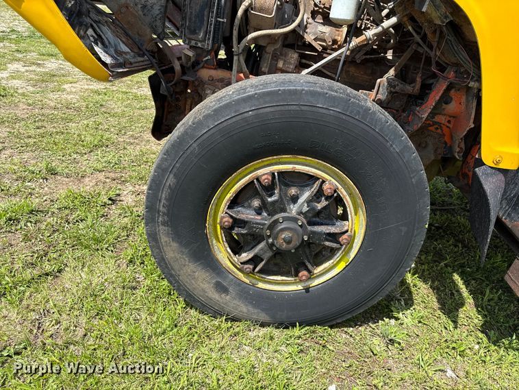 image for item DZ4447 1983 Ford L9000 dump truck