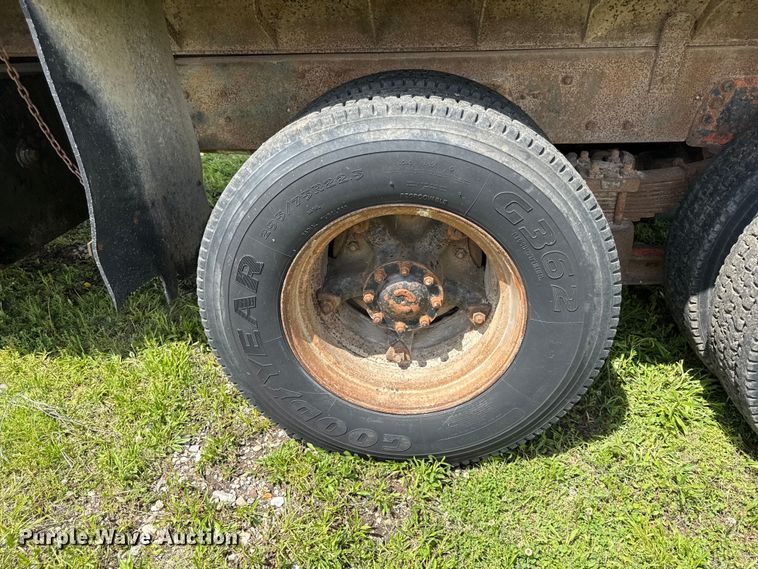 image for item DZ4447 1983 Ford L9000 dump truck