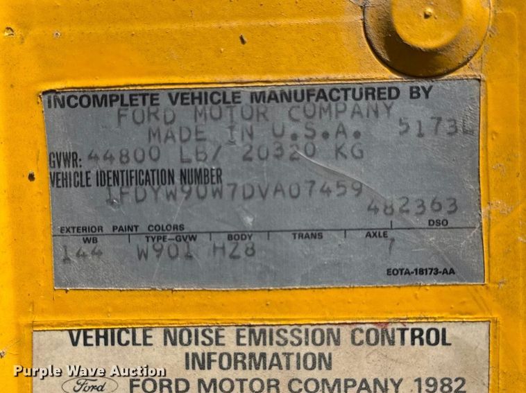 image for item DZ4447 1983 Ford L9000 dump truck