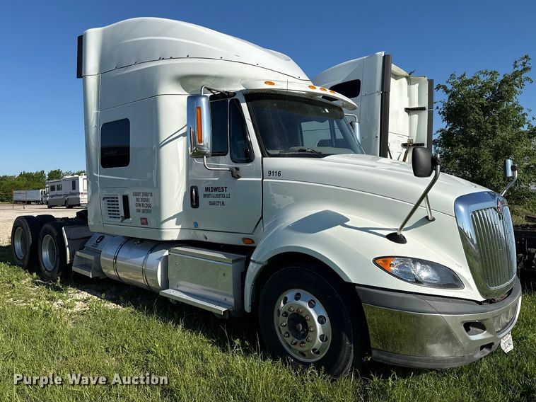 image for item DZ4455 2016 International ProStar Plus semi truck