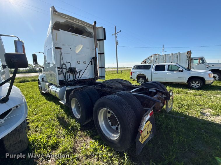image for item DZ4455 2016 International ProStar Plus semi truck