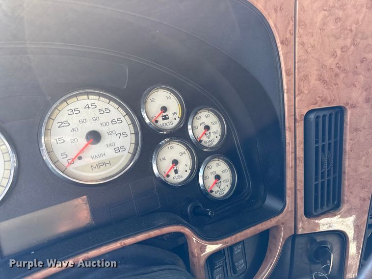 image for item DZ4455 2016 International ProStar Plus semi truck