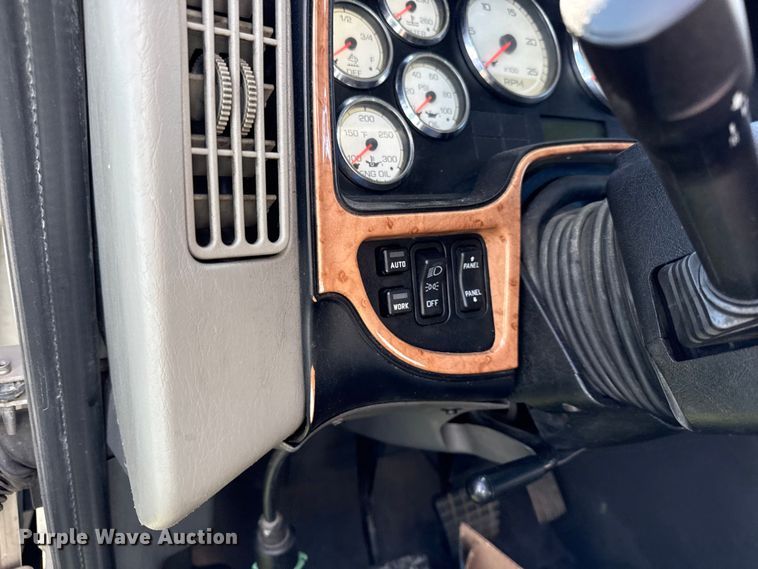 image for item DZ4455 2016 International ProStar Plus semi truck