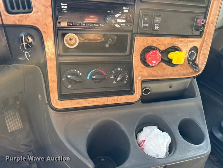 image for item DZ4455 2016 International ProStar Plus semi truck