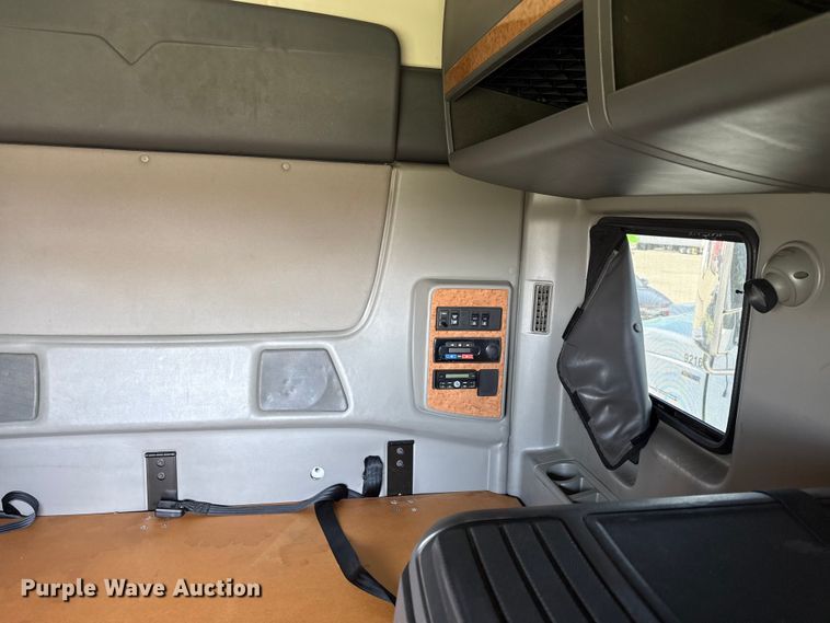 image for item DZ4455 2016 International ProStar Plus semi truck