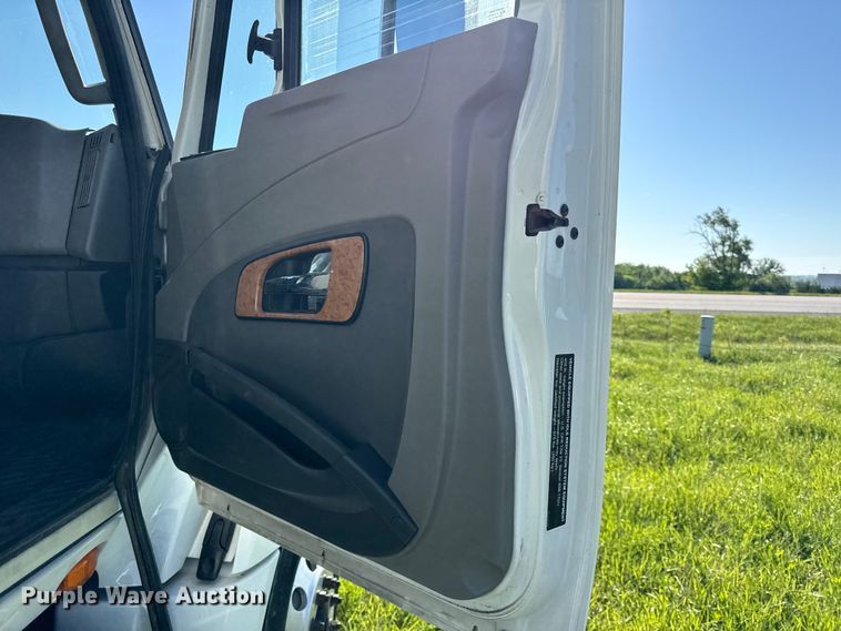 image for item DZ4455 2016 International ProStar Plus semi truck