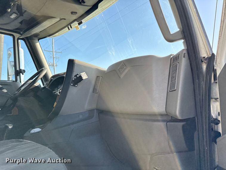 image for item DZ4455 2016 International ProStar Plus semi truck