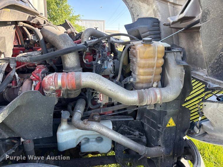 image for item DZ4455 2016 International ProStar Plus semi truck