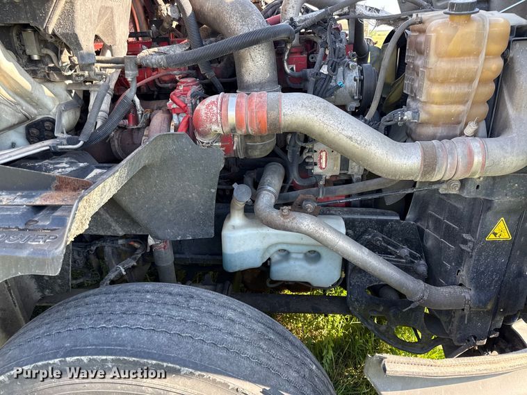 image for item DZ4455 2016 International ProStar Plus semi truck