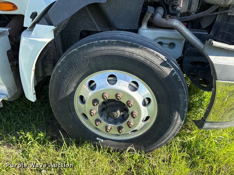 image for item DZ4455 2016 International ProStar Plus semi truck