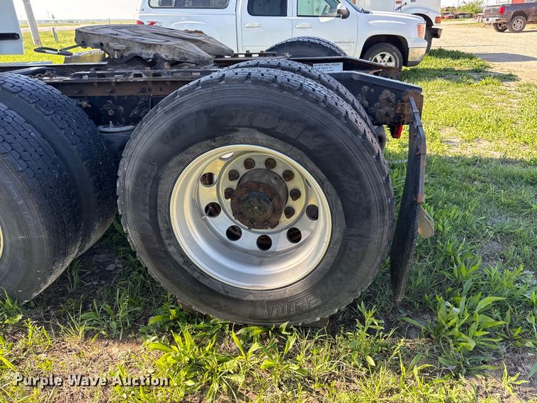image for item DZ4455 2016 International ProStar Plus semi truck