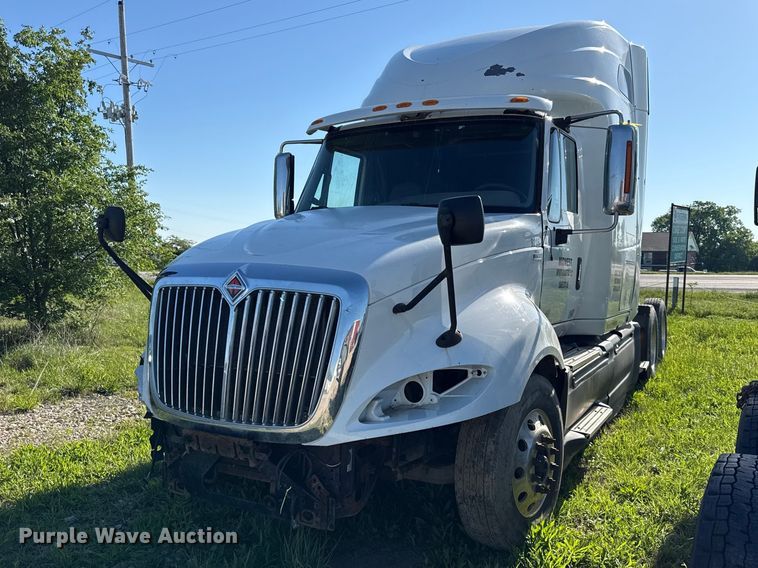 image for item DZ4456 2016 International ProStar Plus semi truck