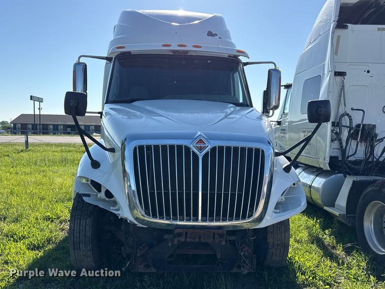 image for item DZ4456 2016 International ProStar Plus semi truck