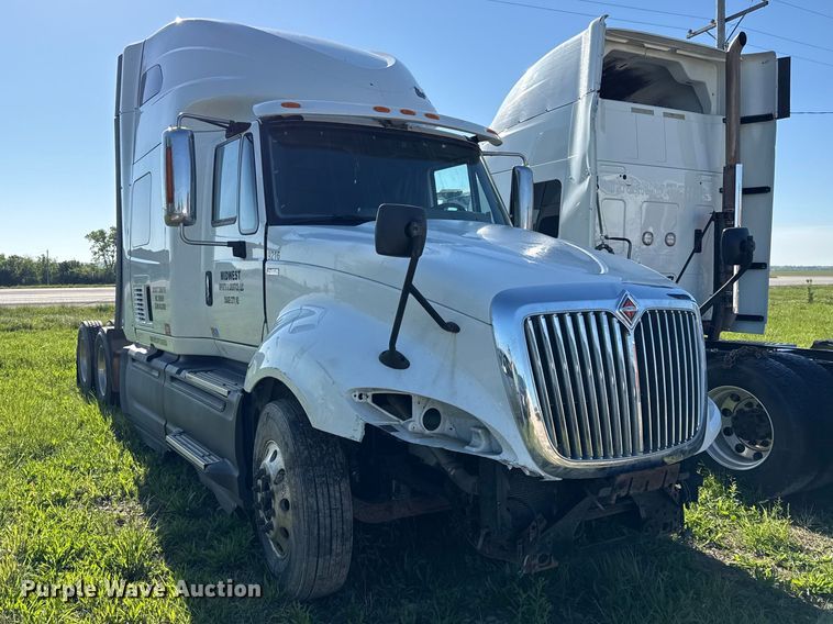 image for item DZ4456 2016 International ProStar Plus semi truck