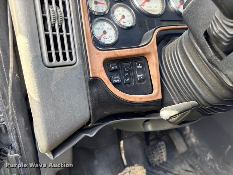 image for item DZ4456 2016 International ProStar Plus semi truck
