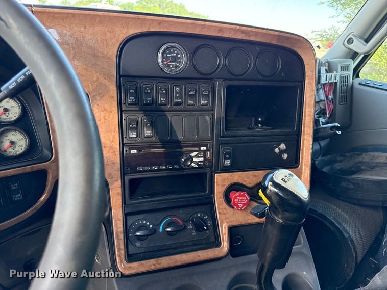 image for item DZ4456 2016 International ProStar Plus semi truck