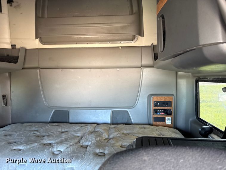 image for item DZ4456 2016 International ProStar Plus semi truck
