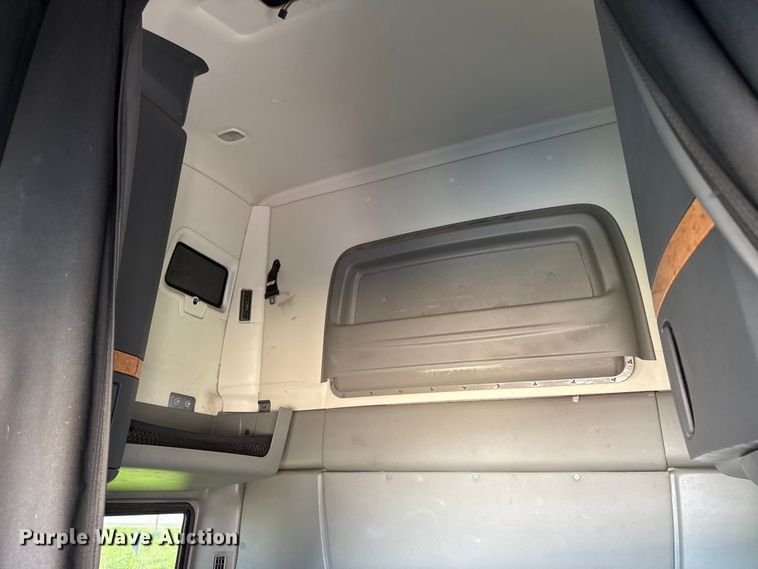 image for item DZ4456 2016 International ProStar Plus semi truck