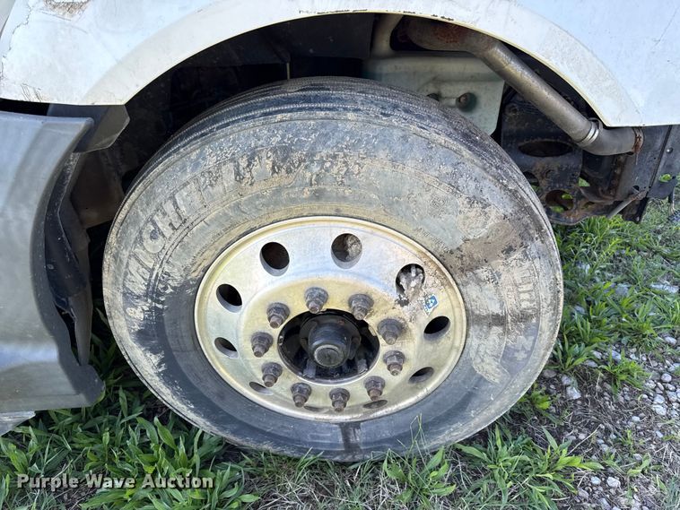 image for item DZ4456 2016 International ProStar Plus semi truck