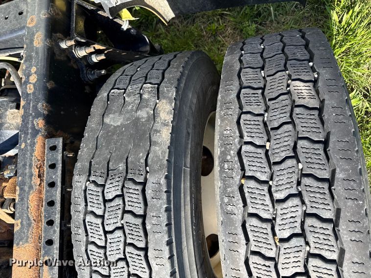 image for item DZ4456 2016 International ProStar Plus semi truck