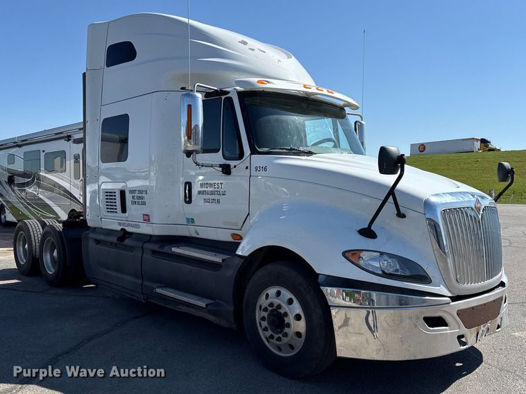 image for item DZ4457 2016 International ProStar Plus semi truck