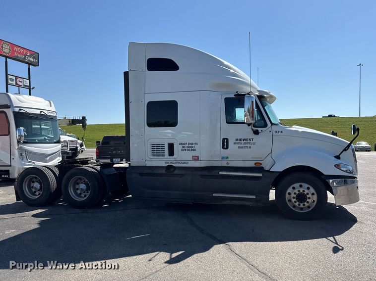 image for item DZ4457 2016 International ProStar Plus semi truck