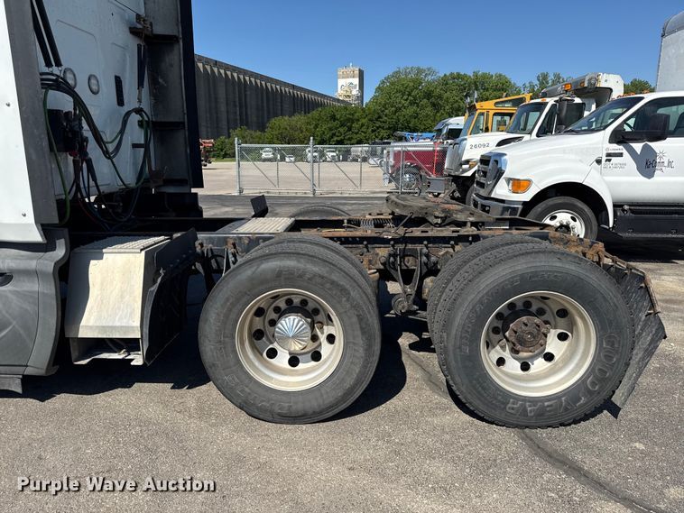 image for item DZ4457 2016 International ProStar Plus semi truck