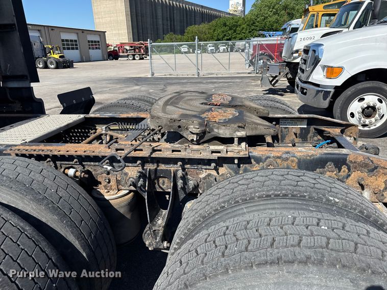 image for item DZ4457 2016 International ProStar Plus semi truck