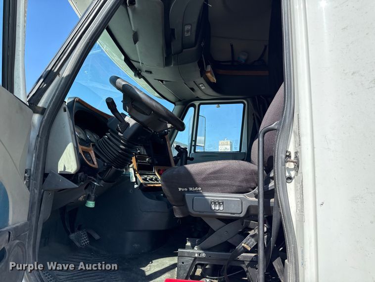 image for item DZ4457 2016 International ProStar Plus semi truck