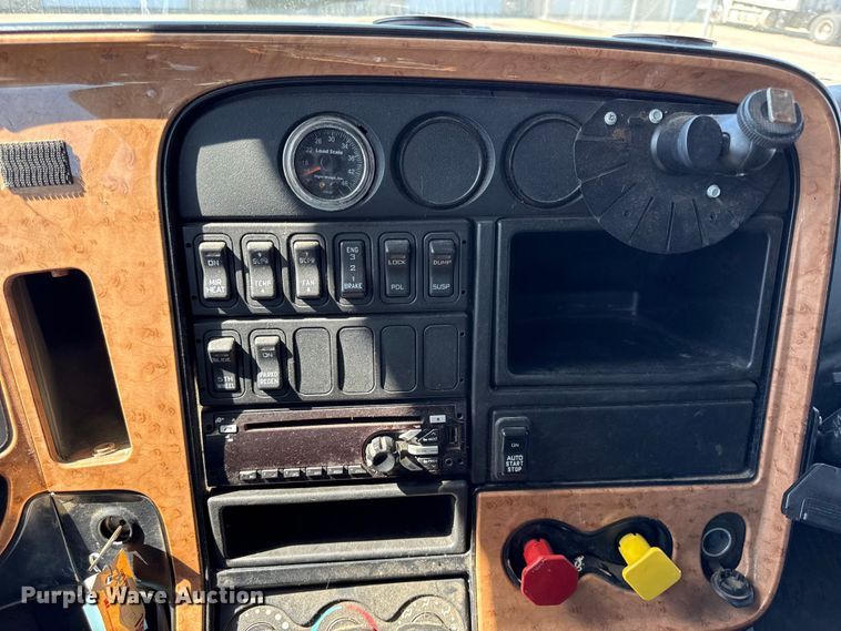 image for item DZ4457 2016 International ProStar Plus semi truck