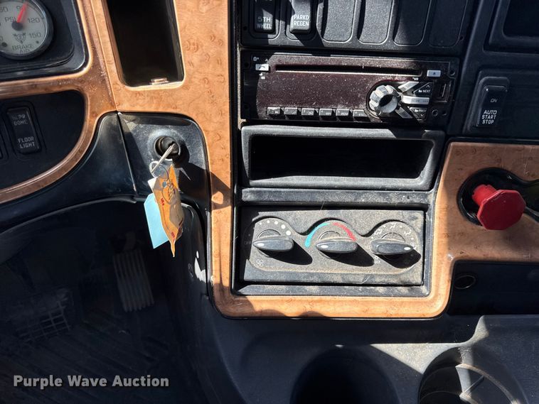 image for item DZ4457 2016 International ProStar Plus semi truck
