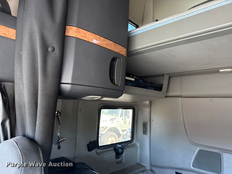 image for item DZ4457 2016 International ProStar Plus semi truck