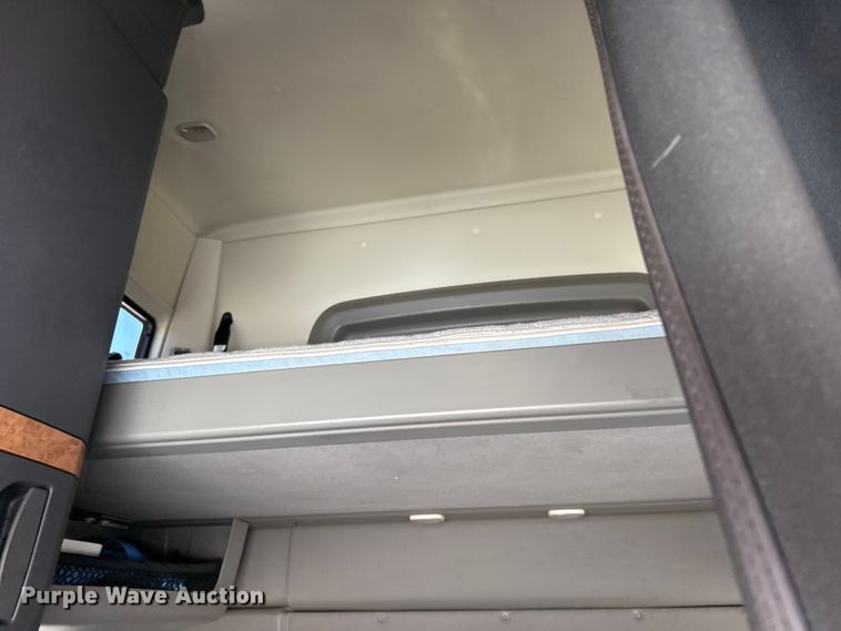image for item DZ4457 2016 International ProStar Plus semi truck