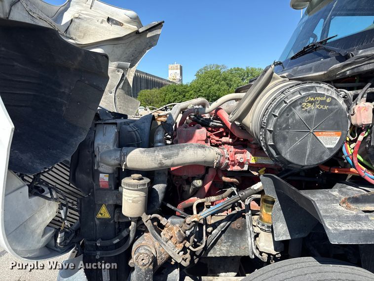image for item DZ4457 2016 International ProStar Plus semi truck