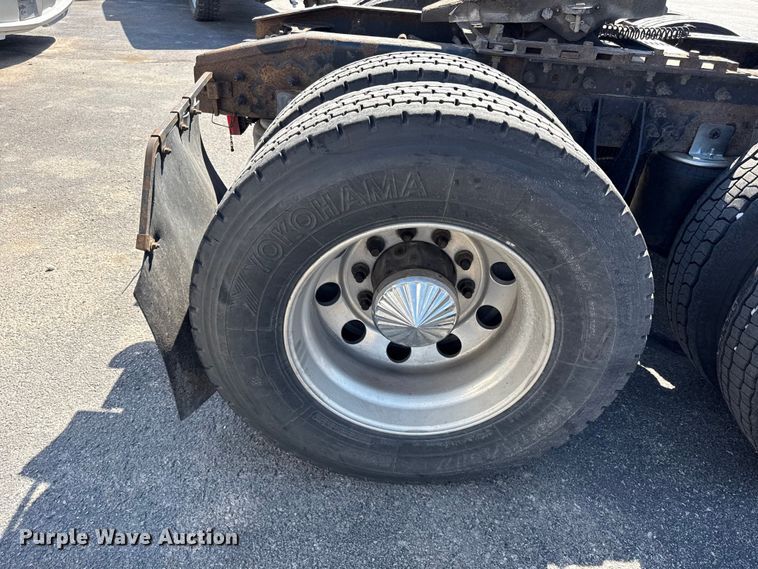 image for item DZ4457 2016 International ProStar Plus semi truck