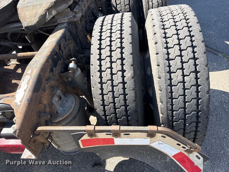 image for item DZ4457 2016 International ProStar Plus semi truck