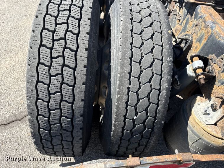 image for item DZ4457 2016 International ProStar Plus semi truck