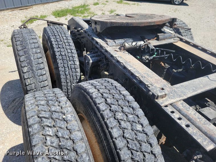 image for item DZ7059 1998 Vovlo semi truck