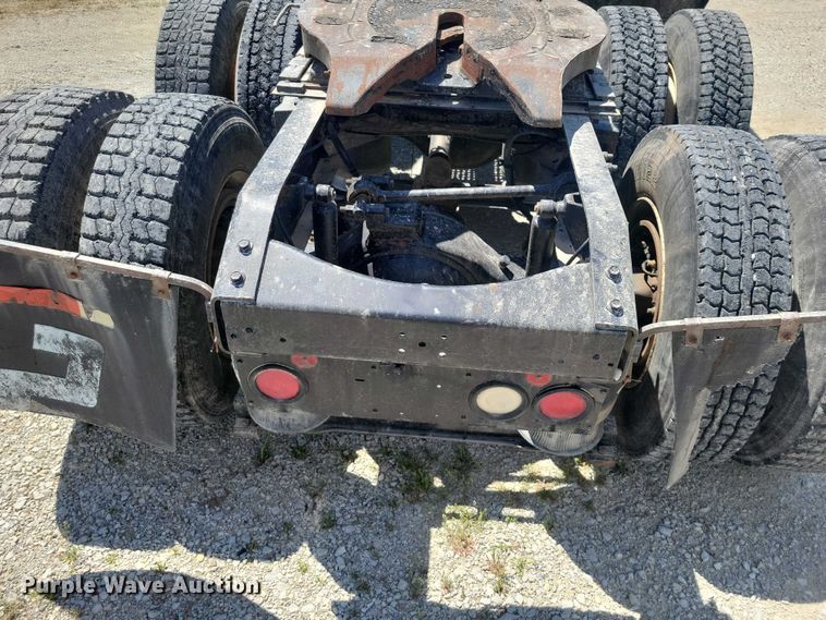 image for item DZ7059 1998 Vovlo semi truck