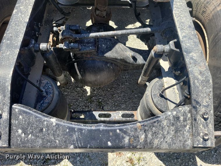 image for item DZ7059 1998 Vovlo semi truck