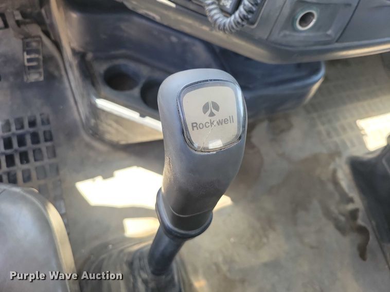 image for item DZ7059 1998 Vovlo semi truck