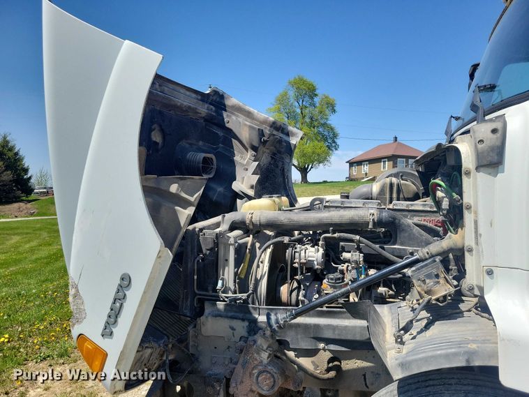 image for item DZ7059 1998 Vovlo semi truck