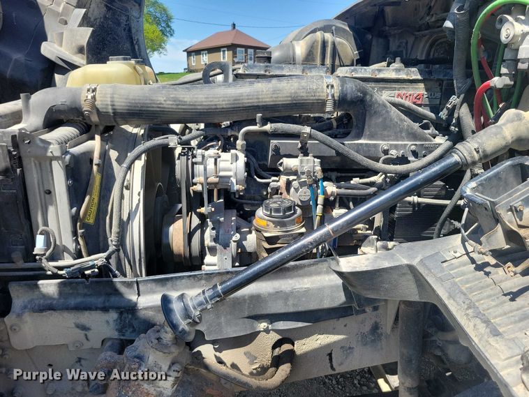 image for item DZ7059 1998 Vovlo semi truck