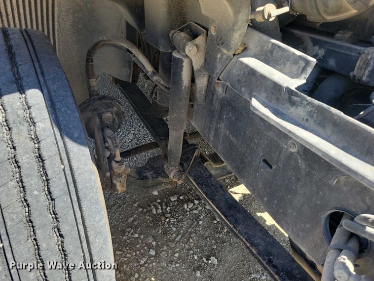 image for item DZ7059 1998 Vovlo semi truck