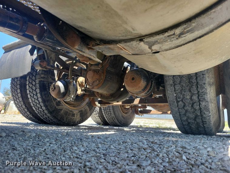 image for item DZ7059 1998 Vovlo semi truck