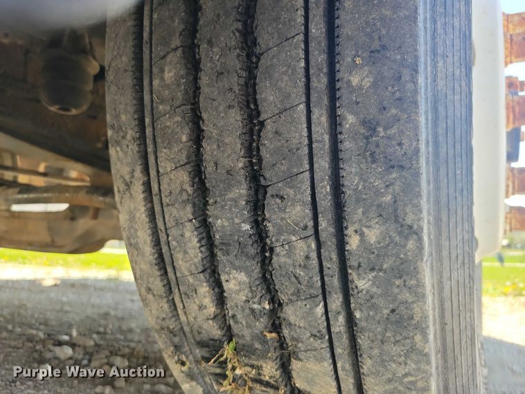 image for item DZ7059 1998 Vovlo semi truck