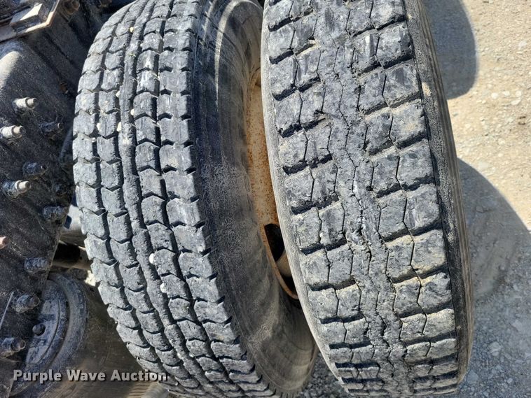 image for item DZ7059 1998 Vovlo semi truck